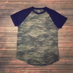 Men’s Hollister Tee